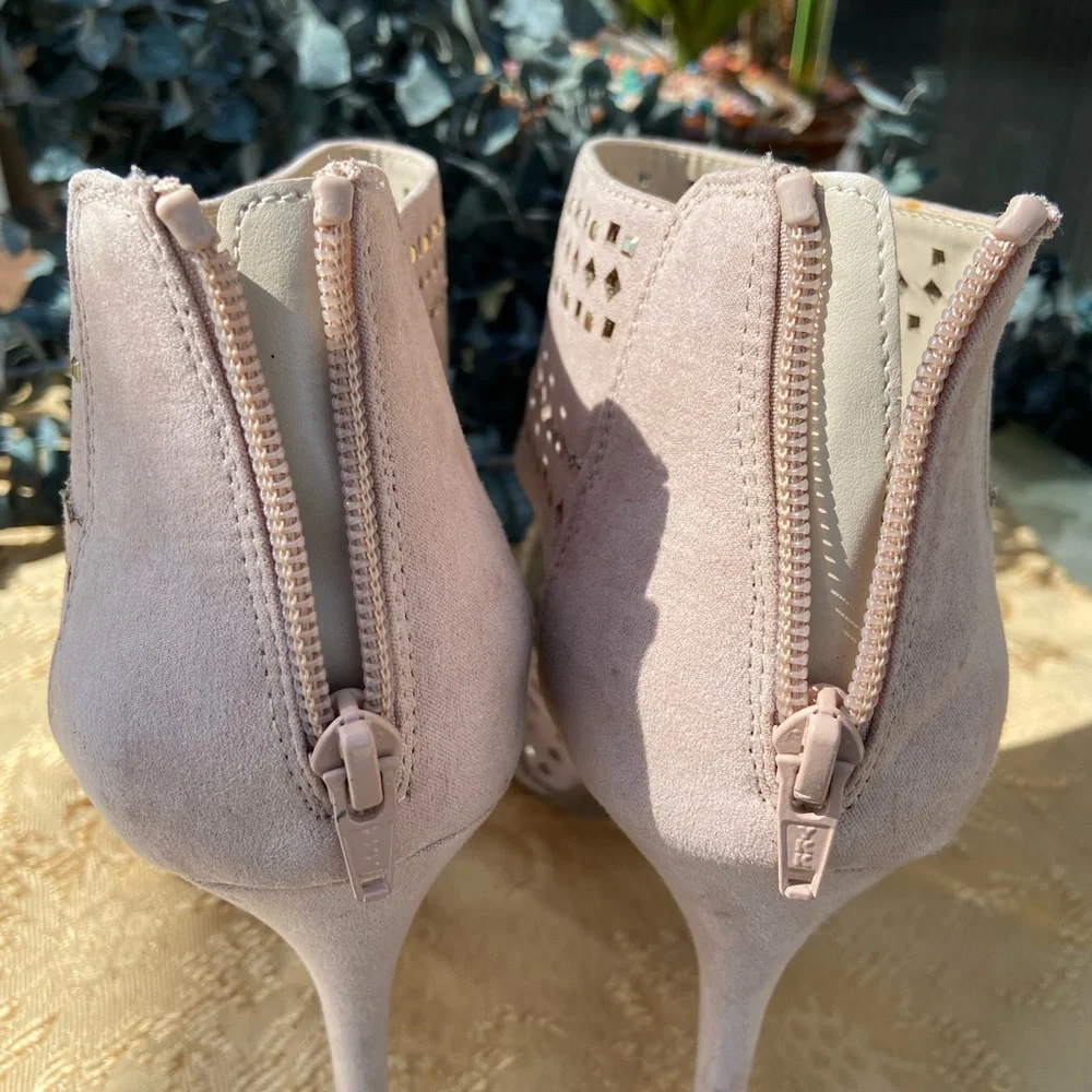 Jennifer Lopez dark blush Sweet Gum High Heels with cut outs size 10 - Picture 5 of 13